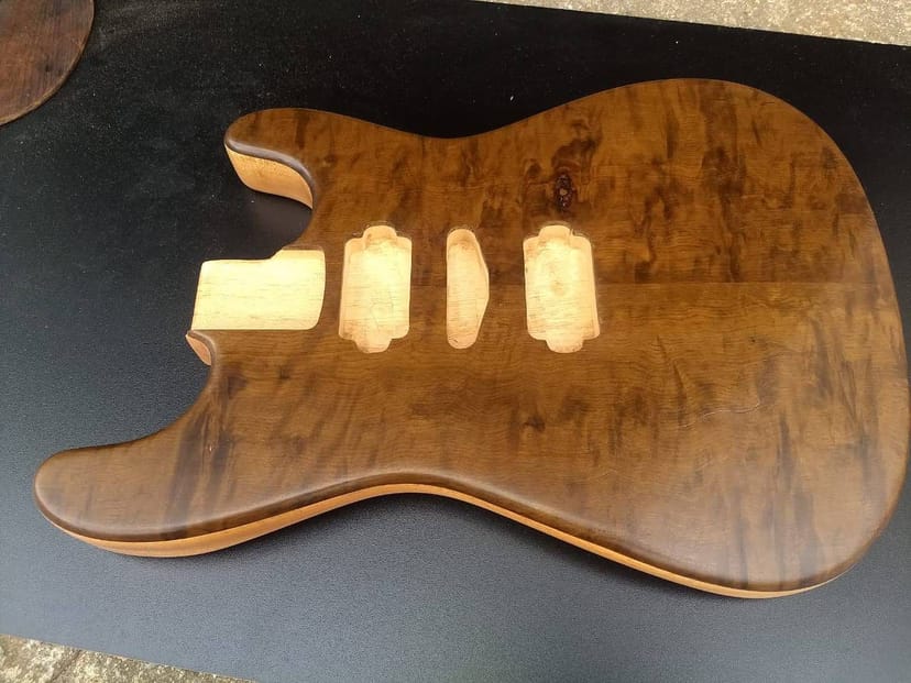 Corpo de Guitarra — Imbuia Figured