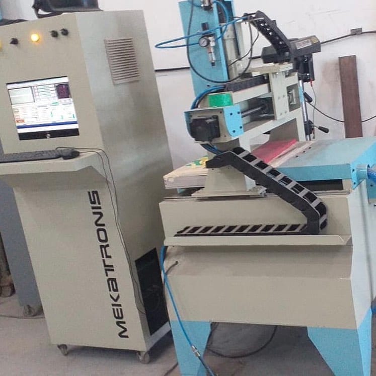 Router CNC Compacto com Painel CNC